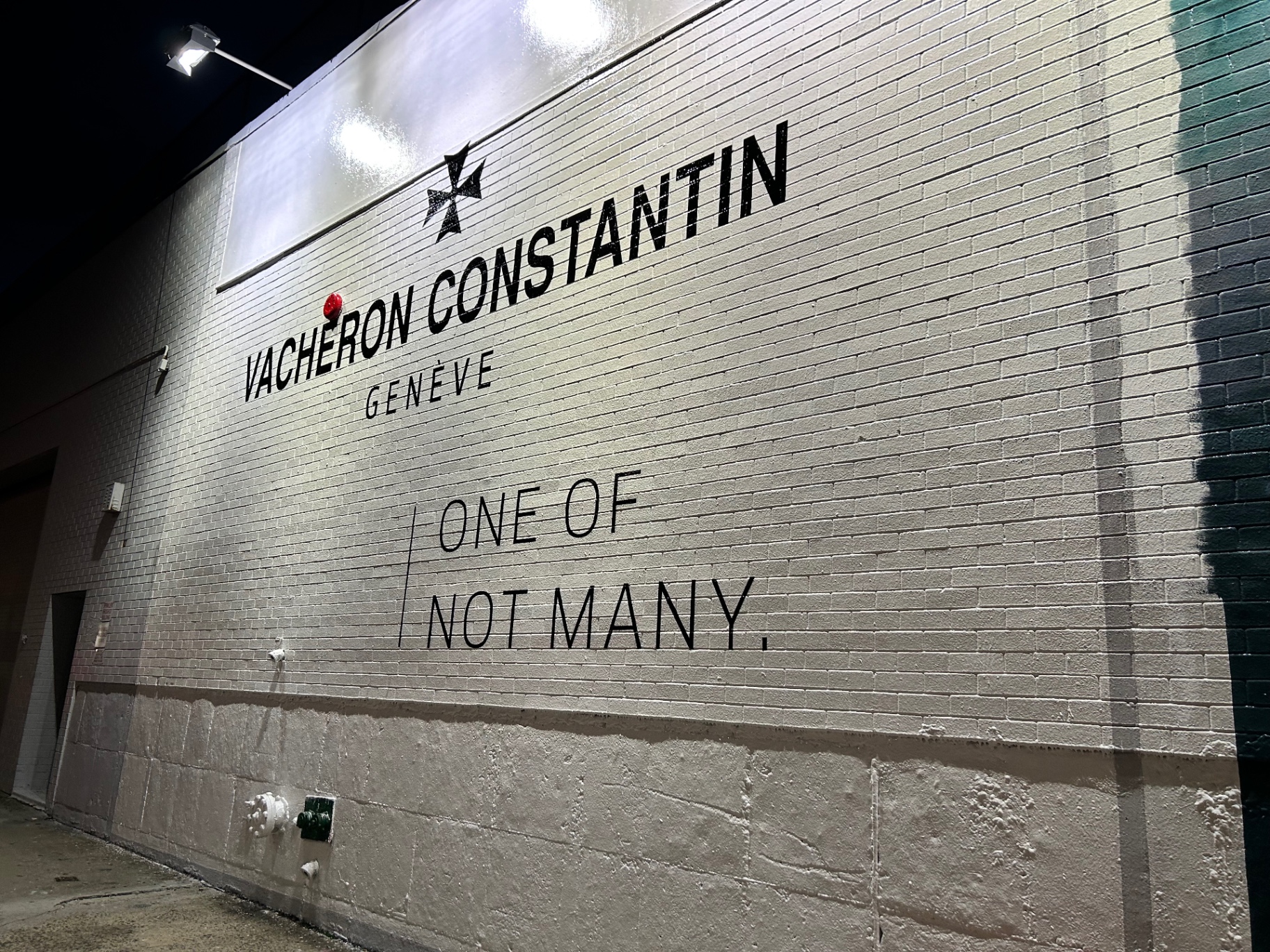 Mural Vacheron Constantin w Nowym Jorku - „One of Not Many” - ukazujący obecność marki luksusowych zegarków w mieście